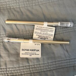 Sonia Kashuk Essential Collection Crease Brush in Gold - two pack‎